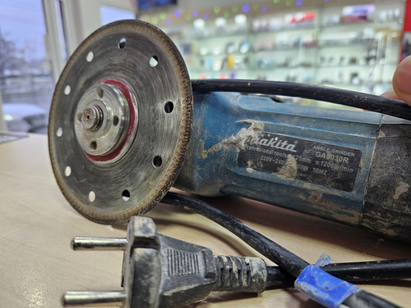 Болгарка Makita GA5030R