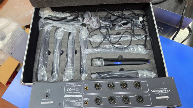 Беспроводная микрофонная система VocoPro UHF-8800