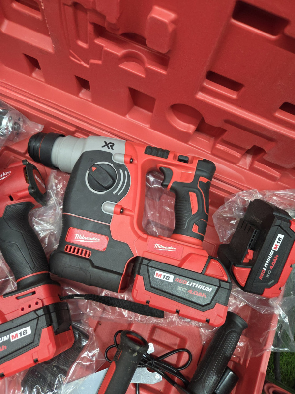 Набор электроинструмента Milwaukee 4 в 1