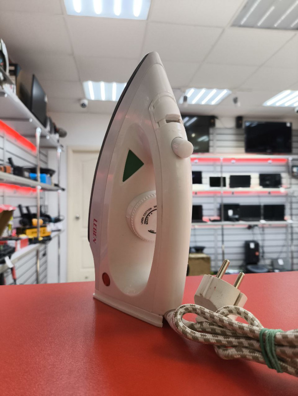 Утюг Leben rb-1355