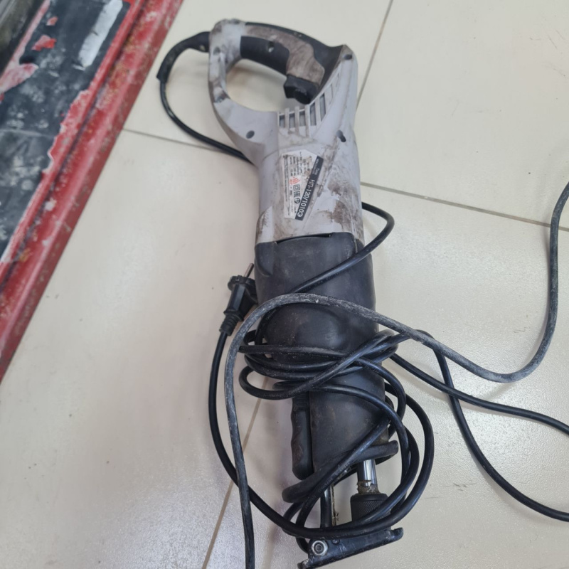 Сабельная пила Интерскол 1