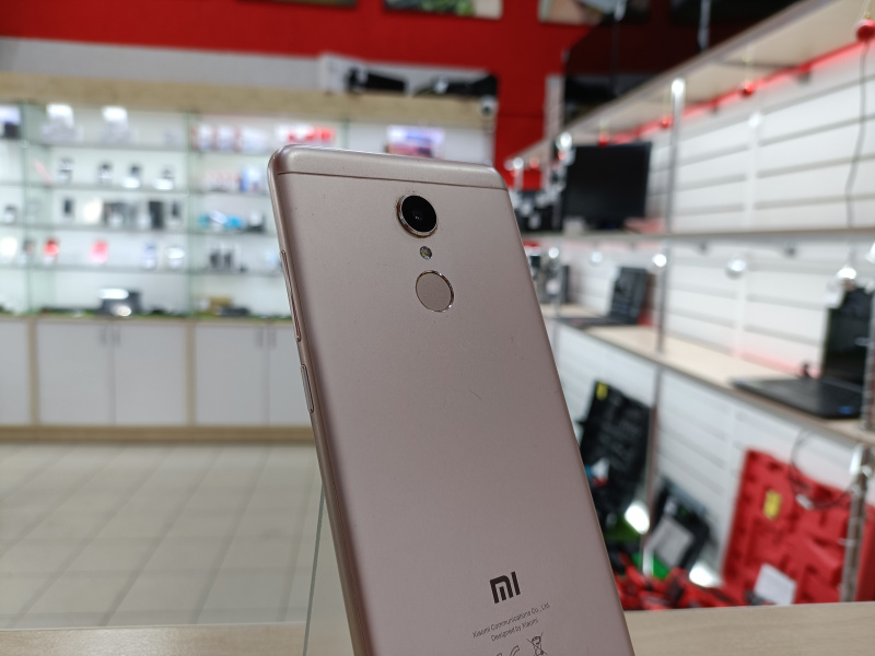 Мобильный телефон Xiaomi Redmi 5