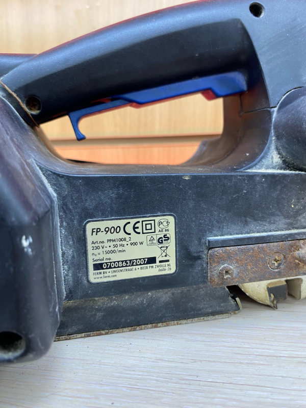 Электрорубанок Ferm FP-900