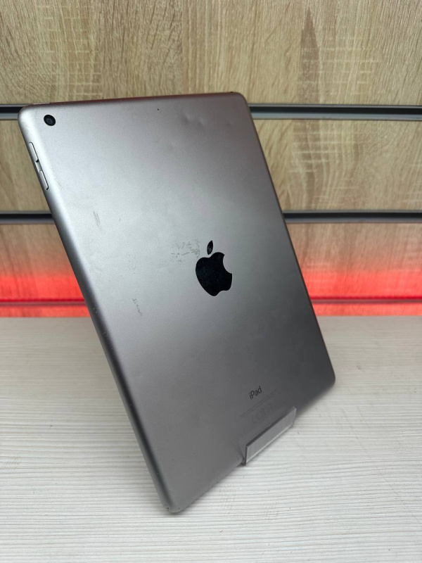 Планшет Apple iPad (6-го поколения) (2018)