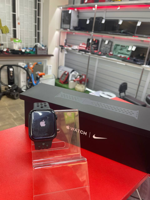 Часы смарт Apple NIKE SERIES 7