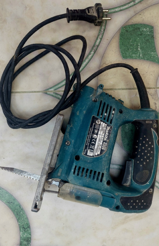Лобзик Makita 4329