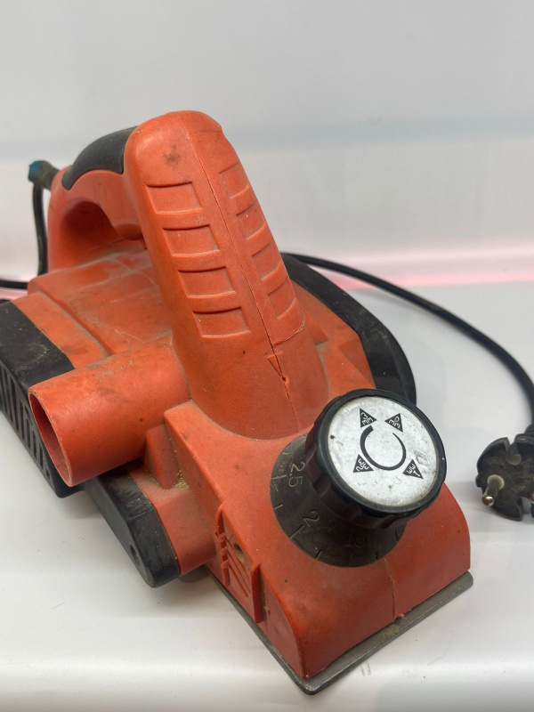 Электрорубанок Omax 21501