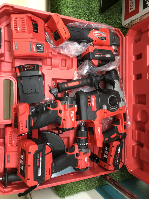 Набор электроинструмента Milwaukee 4 в 1