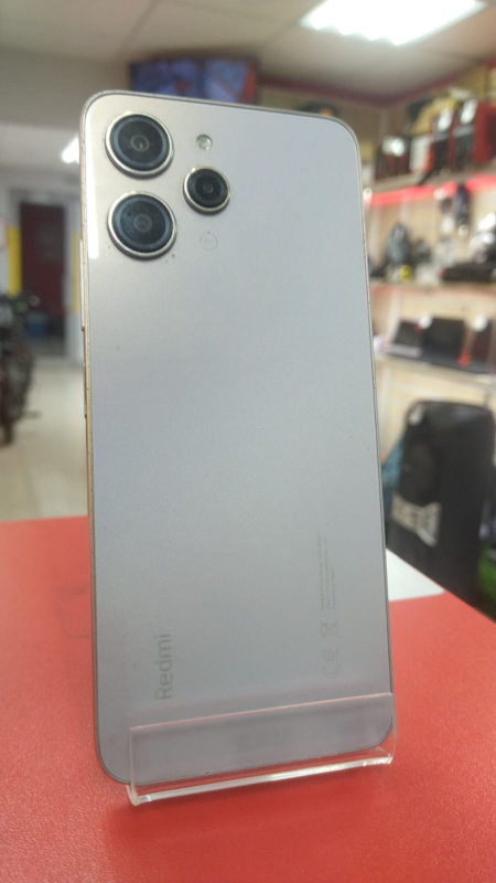 Мобильный телефон Xiaomi Redmi 12