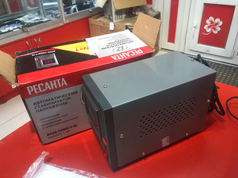 Стабилизатор напряжения Стабилизатор напряжения Ресанта ACH-1000/1-ц