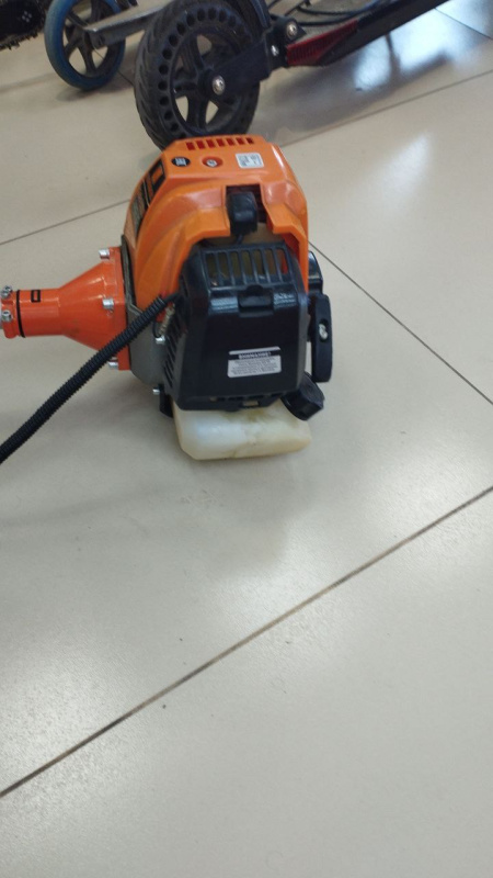 Бензотриммер Carver gbc 043m