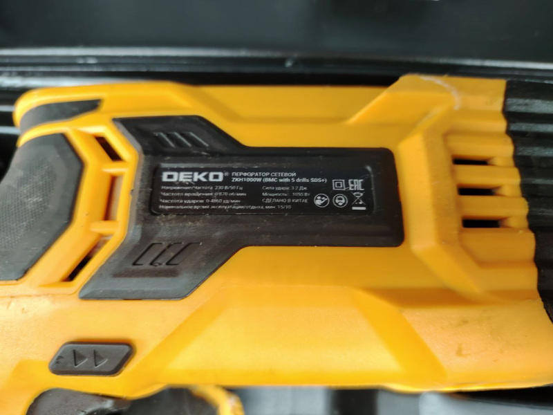 Перфоратор Deko zkh1000w
