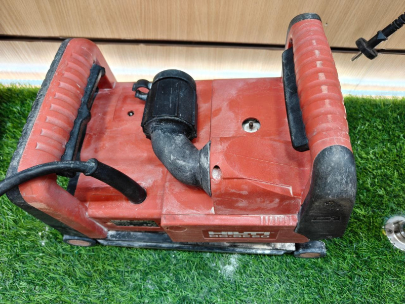 Штроборез Hilti DC-SE20