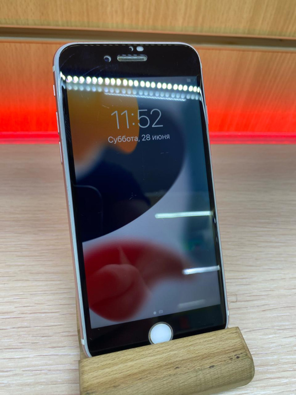 Мобильный телефон Apple iPhone 7